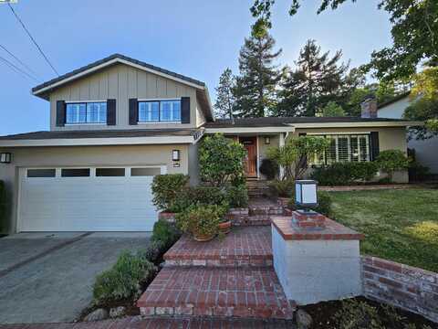 17331 Mayflower Dr, Castro Valley, CA 94546