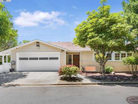 187 St. James Drive, Piedmont, CA 94611