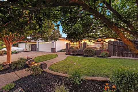 613 Joyce St, Livermore, CA 94550