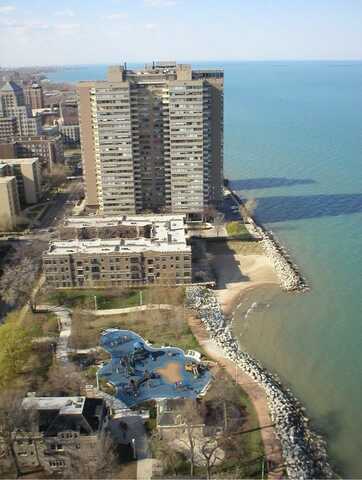 6301 N. Sheridan Road, Chicago, IL 60660