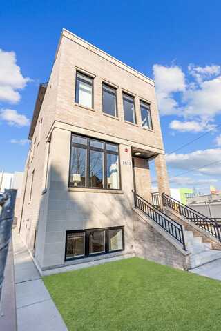 1636 W. Wolfram Street, Chicago, IL 60657