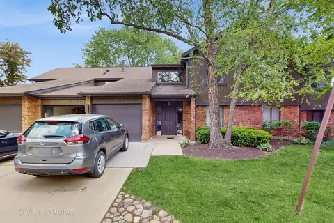17 Creekside Circle, Elgin, IL 60123