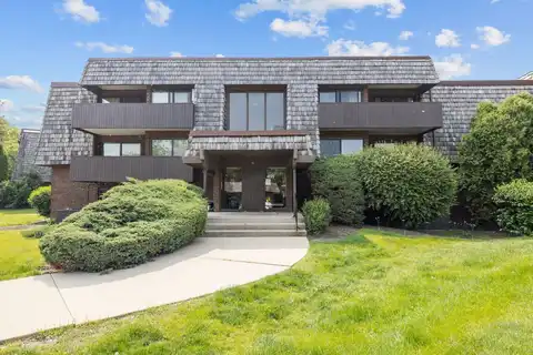 491 Timber Ridge Drive, Carol Stream, IL 60188