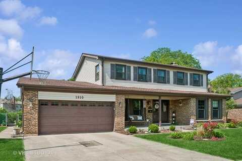 1910 E. Crabtree Drive, Arlington Heights, IL 60004