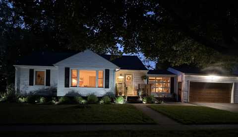 324 W. Crystal Lake Avenue, Crystal Lake, IL 60014