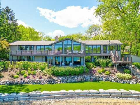 1120 Sandstone Drive, Libertyville, IL 60048