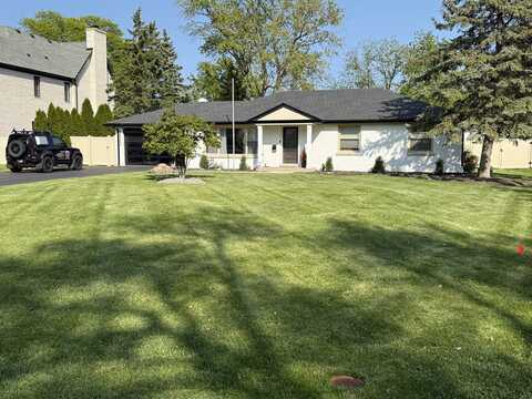 2055 Walnut Circle, Northbrook, IL 60062