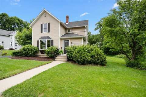 28 N. 12th Avenue, Saint Charles, IL 60174