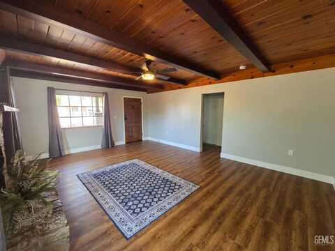 819 Apple Street, Bakersfield, CA 93307