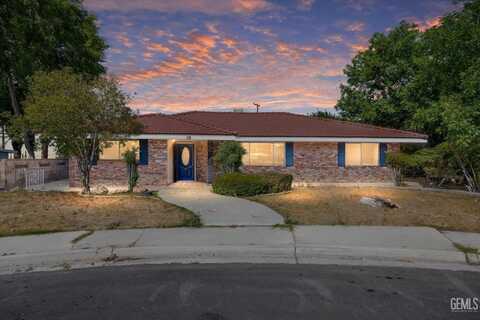 10 Grey Way, Taft, CA 93268