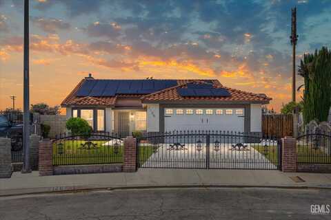 2126 Foxglove Court, Bakersfield, CA 93304