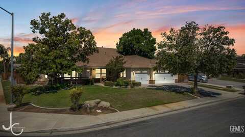 4801 Equestrian Avenue, Bakersfield, CA 93312