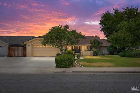 9408 Wandering Oak Drive, Bakersfield, CA 93311