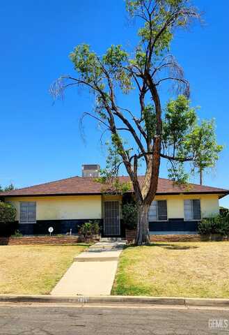 3201 Pomona Street, Bakersfield, CA 93305