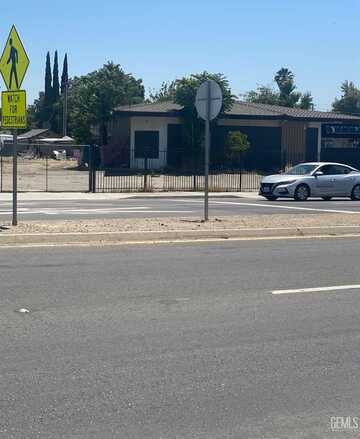 1400 Airport Drive, Bakersfield, CA 93308