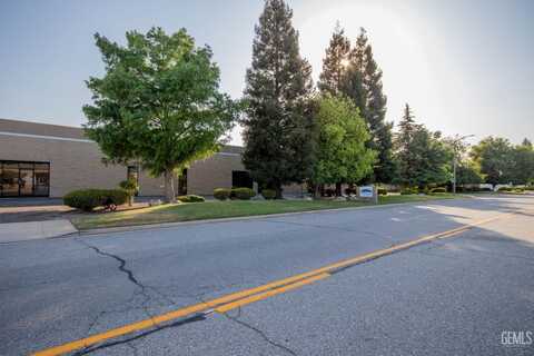 3201 Pegasus Drive, Bakersfield, CA 93308