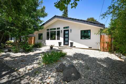 2470 W Pueblo Avenue, Napa, CA 94558