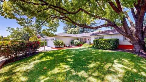 4921 Stonehedge Drive, Santa Rosa, CA 95405