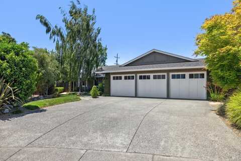 17 Goldfinch Court, Novato, CA 94947