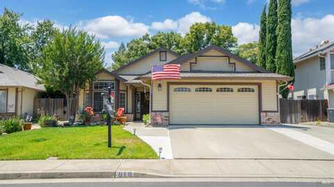 818 Sonnet Drive, Vacaville, CA 95687