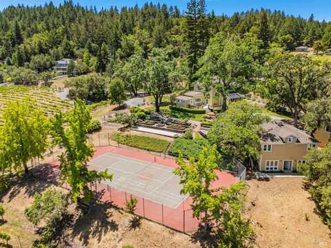 1950 W. Dry Creek Road, Healdsburg, CA 95448