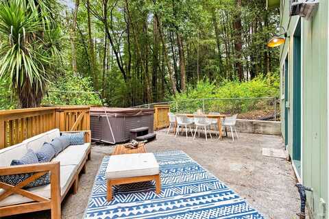 15930 Wright Drive, Guerneville, CA 95446