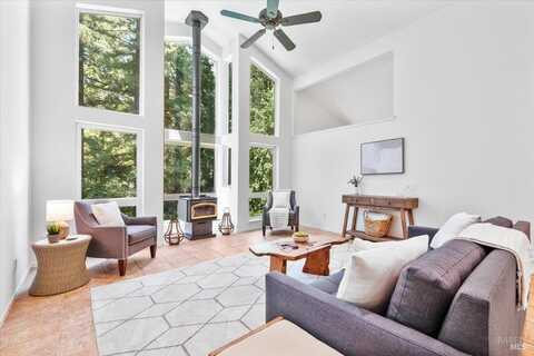 8038 Mondo Way, Guerneville, CA 95446