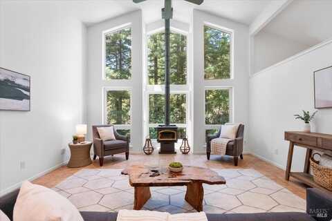 8038 Mondo Way, Guerneville, CA 95446