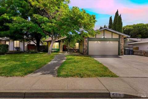 588 Silver Lake Drive, Fairfield, CA 94534