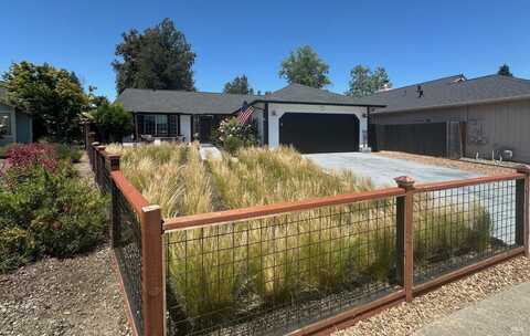 919 W Starburst Court, Windsor, CA 95492