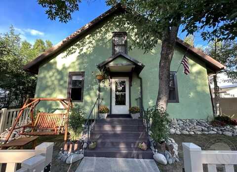 345 N 3rd St, Columbus, MT 59019