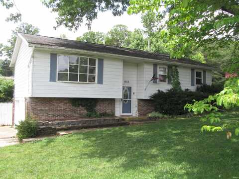 1053 E SMITH CIRCLE, Paoli, IN 47454