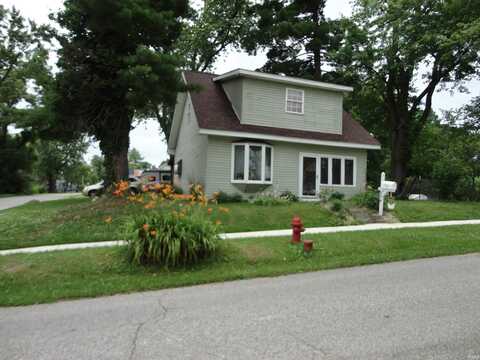104 W Grissom Avenue, Mitchell, IN 47446