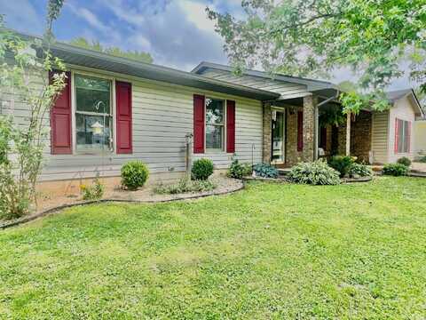 1135 N 9th Street, Mitchell, IN 47446