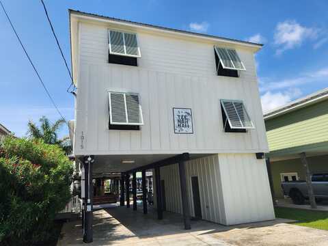 1015 Bourg St, Golden Meadow, LA 70357