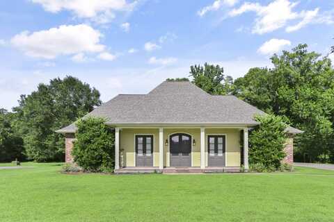 160 Samantha Dr, Chackbay, LA 70301