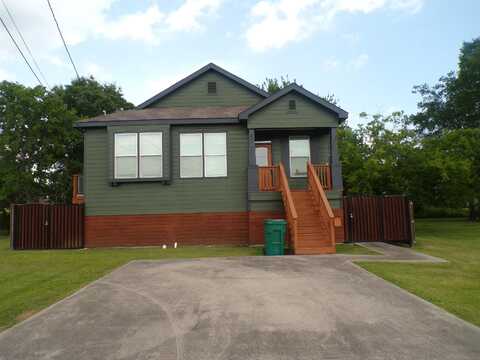 206 12th St, Orange, TX 77630