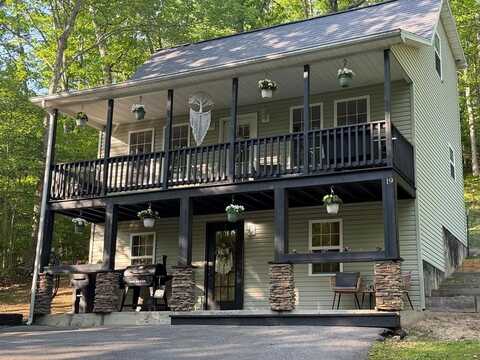 19 Lake Road, DANIELS, WV 25832