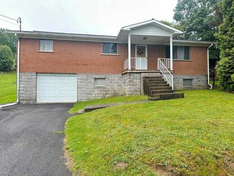 138 Barstow Street, MAC ARTHUR, WV 25873