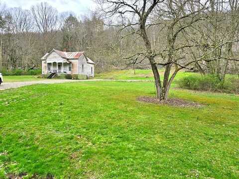 1650 Packs Branch Rd, MT. HOPE, WV 25880