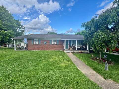 100 Burkeholder Ave, OAK HILL, WV 25901