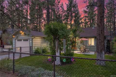 913 West Rainbow Boulevard, Big Bear City, CA 92314