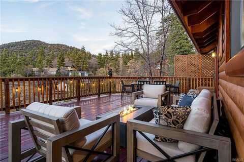 1127 Crags Lane, Fawnskin, CA 92333