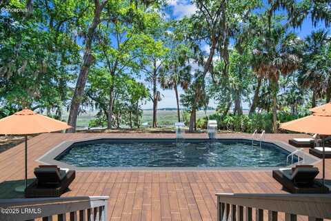647 Island Circle E, Saint Helena Island, SC 29920
