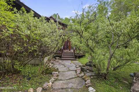 236 Surriner Rd, Becket, MA 01223