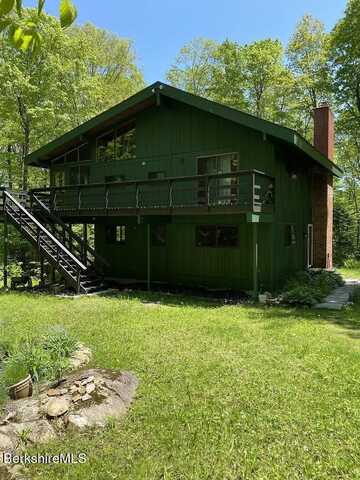 144 Oberdorf Rd, Readsboro, VT 05350