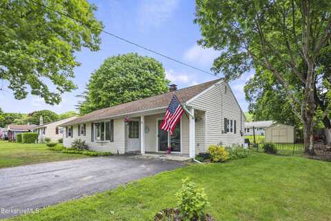 13 Norwich Dr, Dalton, MA 01226
