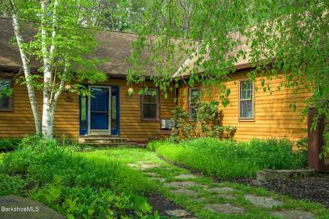 33 Interlaken Rd, Stockbridge, MA 01262
