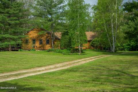 33 Interlaken Rd, Stockbridge, MA 01262