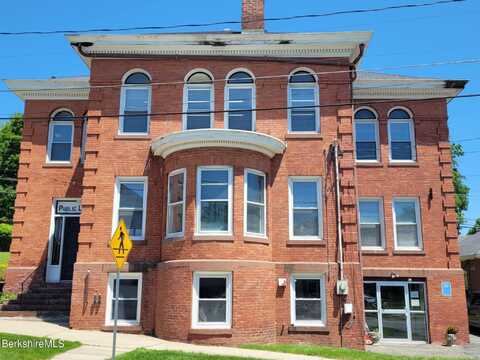 80 Church St, Cheshire, MA 01225